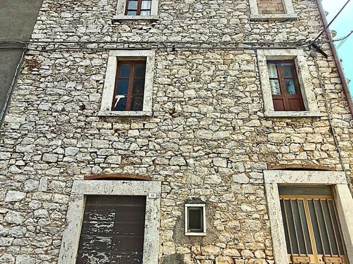 Casa con 6 locali in vendita in Via Guglielmo Marconi snc, Centro, Guardea