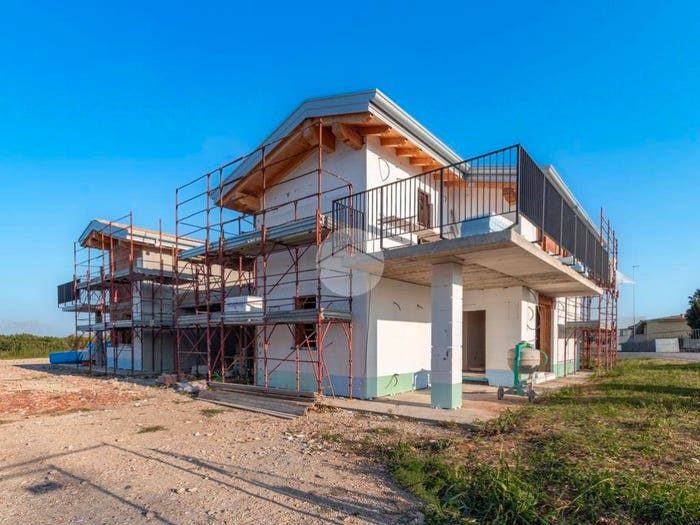 Casa quadrilocale in vendita in Via degli Scaligeri, Bussolengo