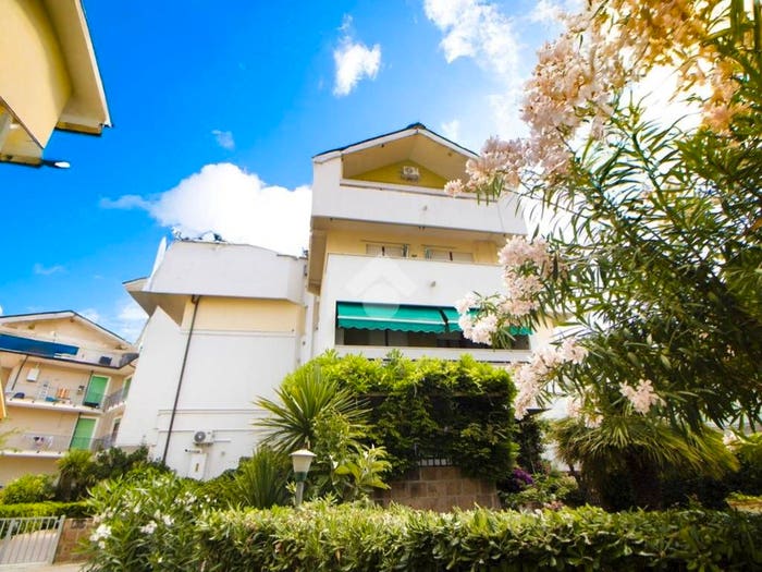 Appartamento trilocale in vendita in Viale monte amaro, Centro, Francavilla al Mare