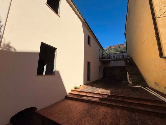 Casa con 6 locali in vendita in Via Edmondo de Amicis, Centro, Certaldo