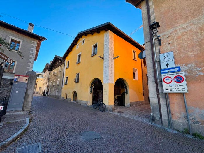 Appartamento trilocale in vendita in Via De Simoni, Centro, Bormio