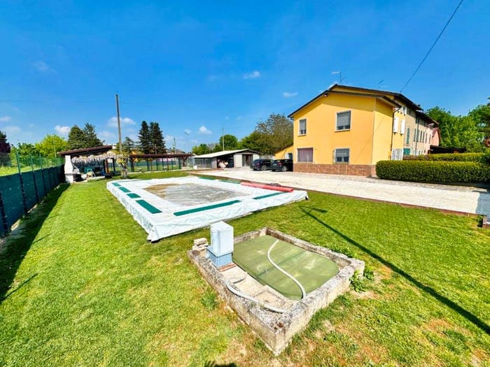 Casa quadrilocale in vendita in Viottolo S Francesco, Lentigione Sorbolo A Mane, Brescello