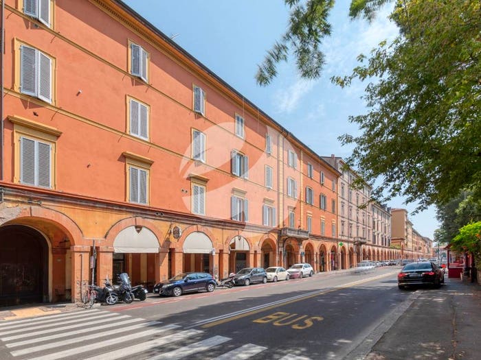 Appartamento con 6 locali in vendita in Saragozza fuori Porta, Bologna