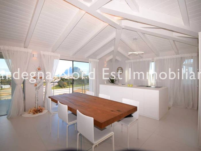 Casa con 6 locali in vendita in Porto San Paolo, Loiri Porto San Paolo