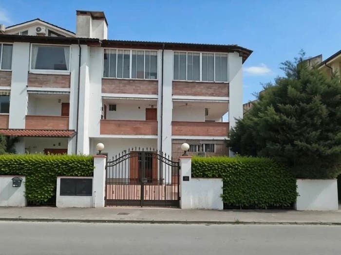 Appartamento trilocale in vendita in Viale Alessandro Manzoni, Lido degli Estensi, Comacchio