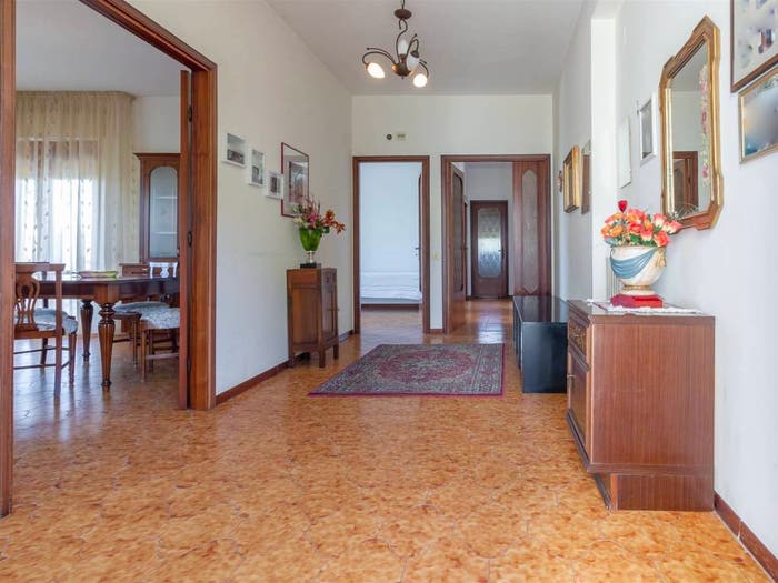 Appartamento con 6 locali in vendita in Ostra