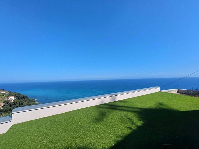 Casa bilocale in vendita in Via Collarina, Imperia