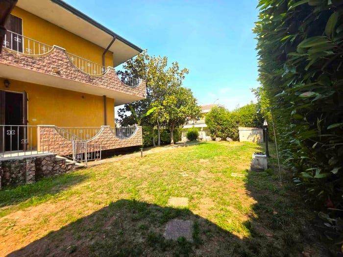 Casa con 6 locali in vendita in Via del Conte, Marina Verde Renella, Montignoso