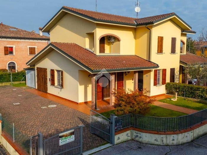 Casa con 5 locali in vendita in Via E Giovannini, Centro, Baricella