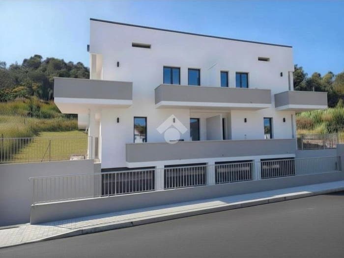 Appartamento trilocale in vendita in Via Ca' Mini, Montescudo Montecolombo