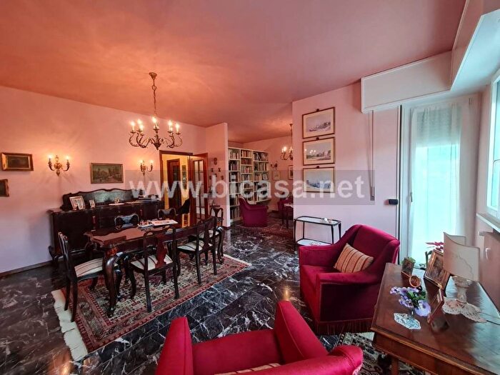 Appartamento con 6 locali in vendita in Via Domenico Paoli, Montegranaro Loreto, Pesaro