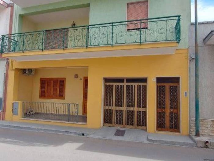 Casa con 6 locali in vendita in Via Nino Bixio, Centro, Melendugno