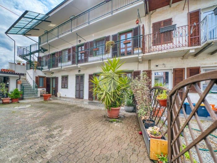 Appartamento con 6 locali in vendita in Via canonico pio rolla, Centro, Giaveno