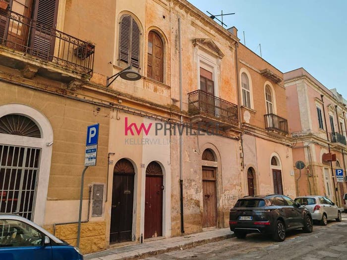 Appartamento trilocale in vendita in Via Rodi, Centro Storico, Brindisi
