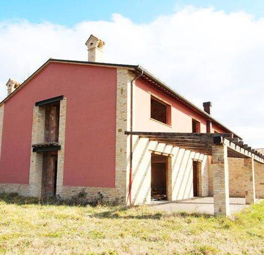Casa con 6 locali in vendita in Strada Provinciale, Fermignano
