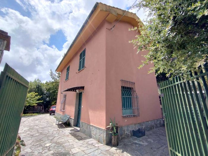Casa con 5 locali in vendita in Bolzaneto, Genova