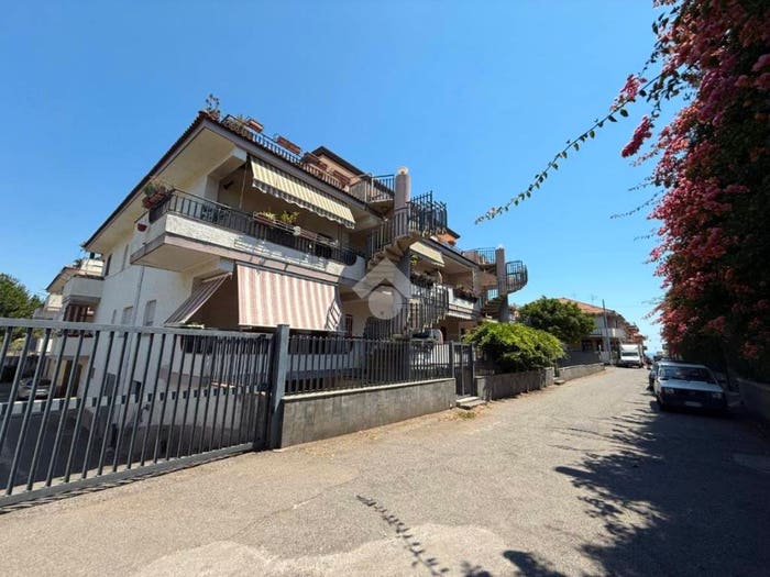 Appartamento trilocale in vendita in Via Scuole, Centro, Riposto
