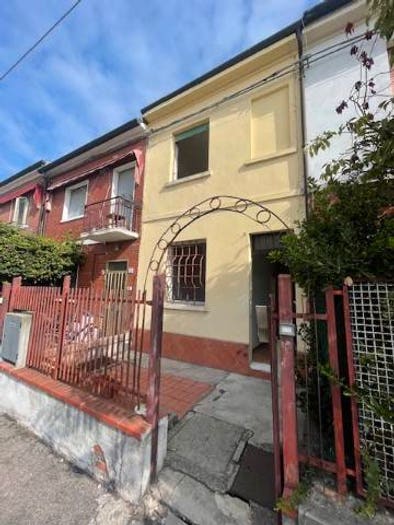 Casa quadrilocale in vendita in Via del Bove, Aeroporto, Ferrara