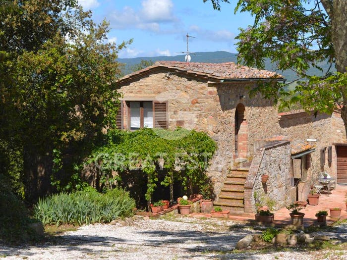 Casa con 6 locali in vendita in Piazza della Libertà, Centro, Casole d'Elsa