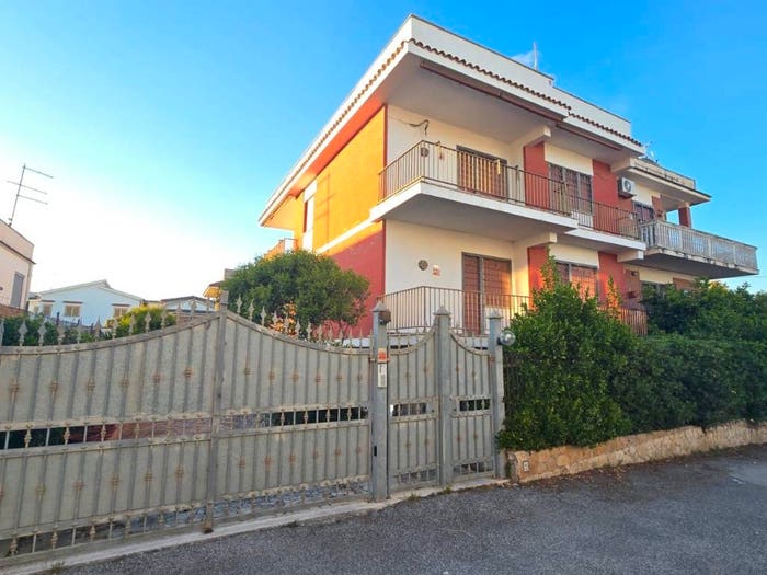 Appartamento trilocale in vendita in Via dei Canarini, Tor San Lorenzo Nuova California, Ardea