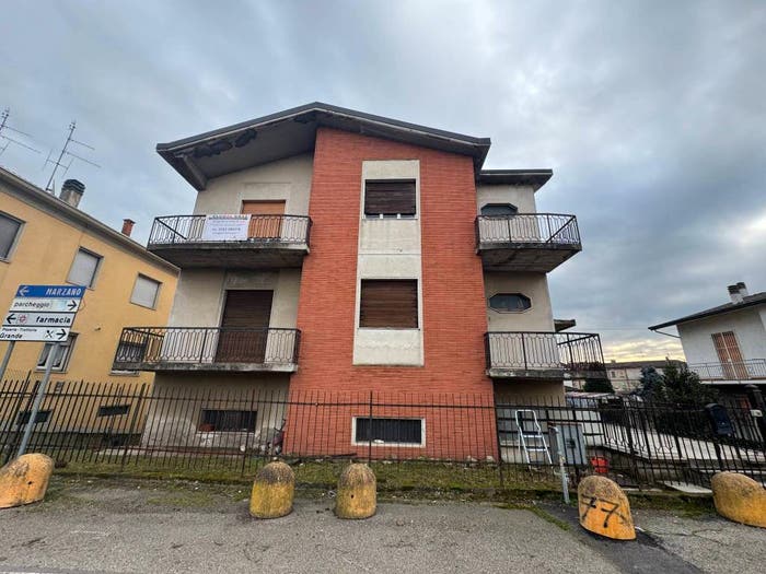 Casa con 6 locali in vendita in Via Fratelli Zoncada, Lardirago