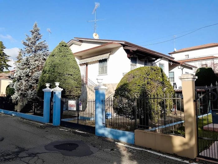Casa quadrilocale in vendita in Via Giosuè Carducci, Centro, Casteggio