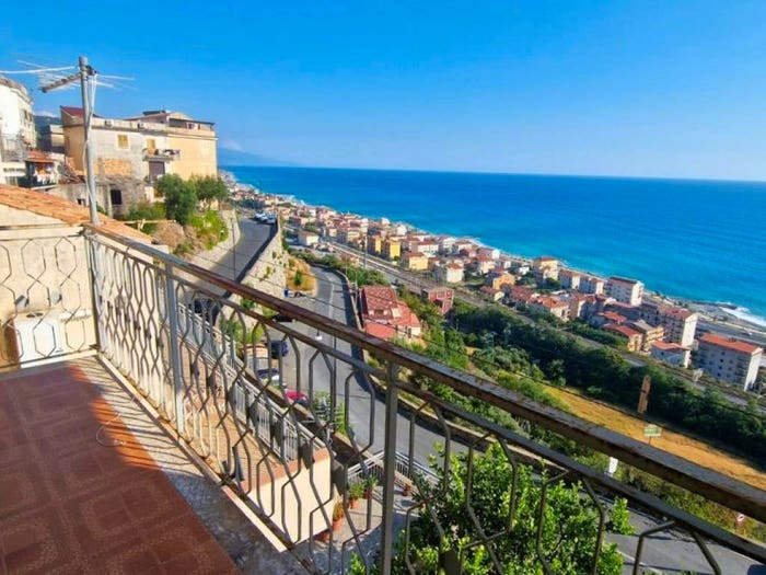 Appartamento trilocale in vendita in Via Le Rose, Centro, Cetraro