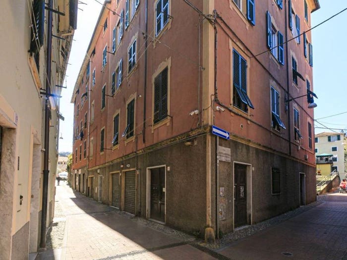 Appartamento trilocale in vendita in Via Beata Chiara, Pontedecimo, Genova