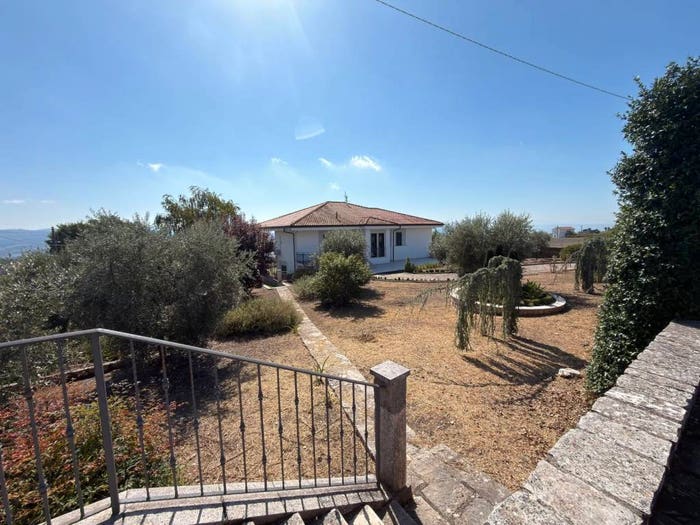 Casa con 5 locali in vendita in Contrada Monte Palumbo, Buonalbergo