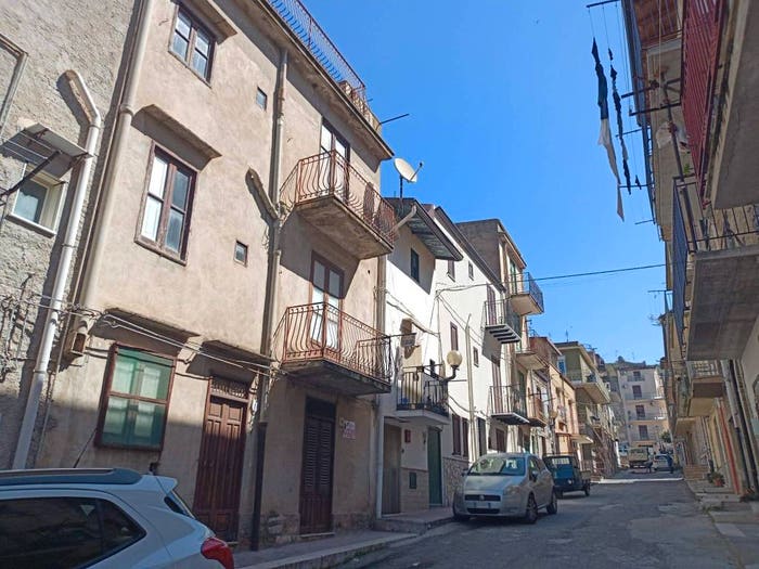 Casa con 6 locali in vendita in Via Vincenzo Rao, Cerda