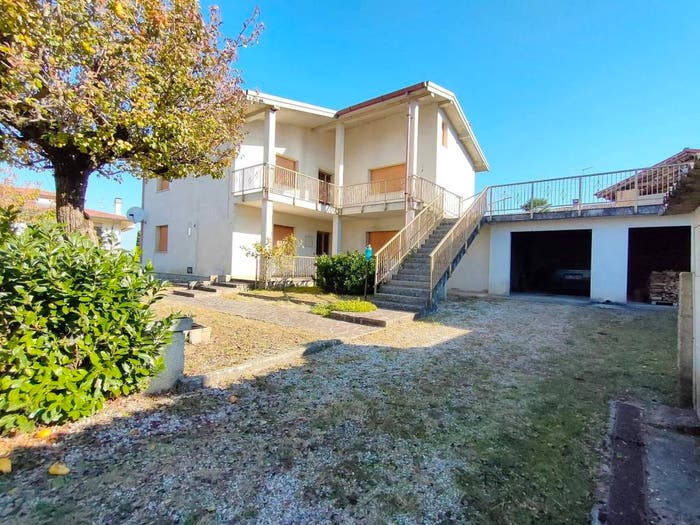 Appartamento con 5 locali in vendita in Via V Veneto, Teor, Rivignano Teor