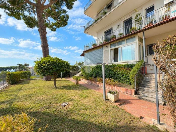 Appartamento trilocale in vendita in Via Alessandro Manzoni, Posillipo, Napoli