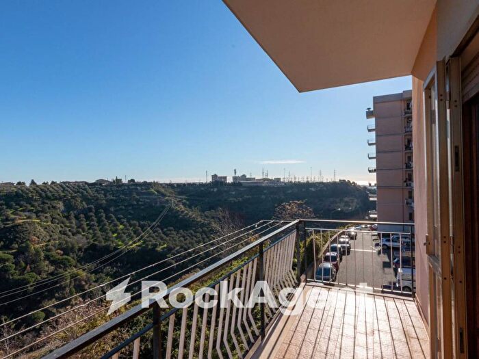 Appartamento con 5 locali in vendita in Viale dei Normanni, Centro Storico, Catanzaro