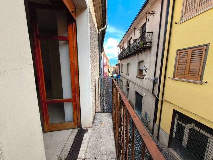 Appartamento quadrilocale in vendita in Via Filippo Bonavitacola, Montella