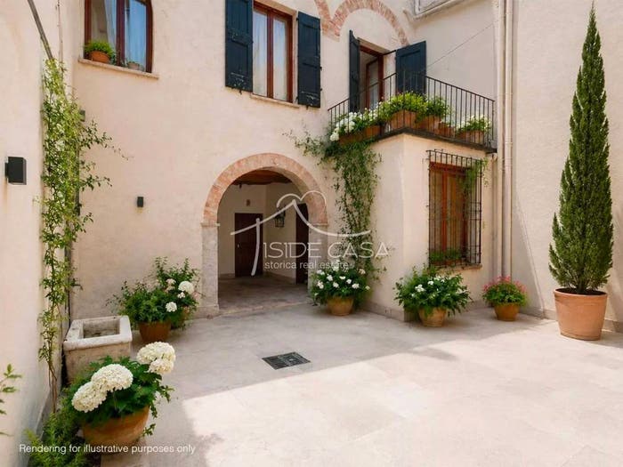 Casa con 6 locali in vendita in via Trieste, Centro, Mantova