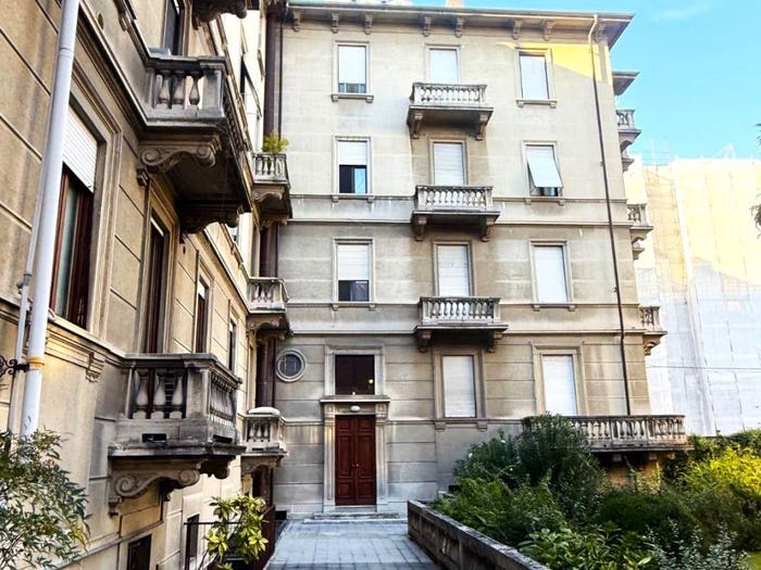 Appartamento trilocale in vendita in Via Santorre Santarosa, San Martino, Novara