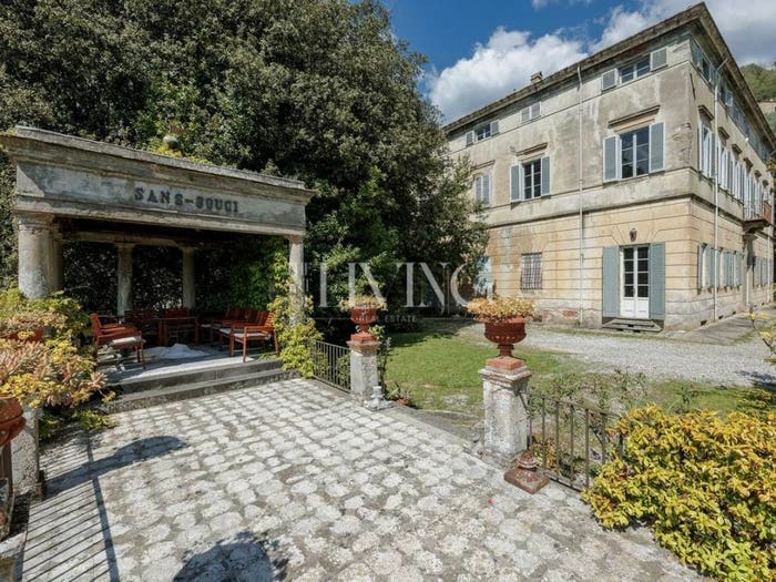 Casa con 6 locali in vendita in Ponte a Moriano, Lucca