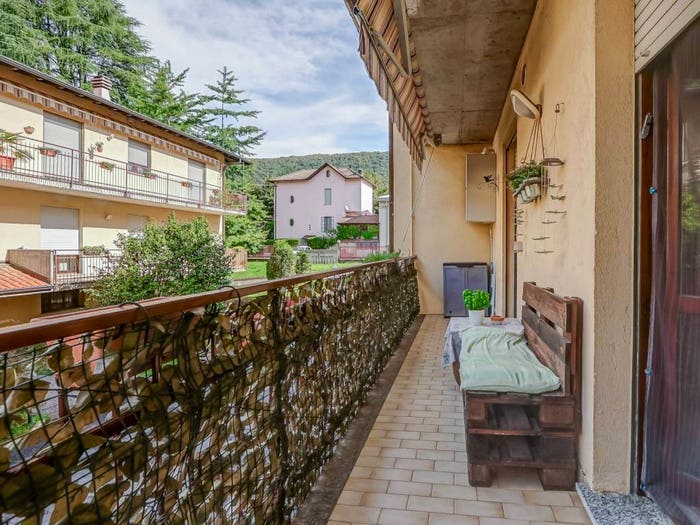 Appartamento trilocale in vendita in Via Scalarini, Centro, Gavirate