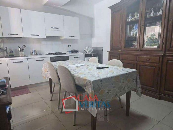 Appartamento trilocale in vendita in Le Grazie, Ancona