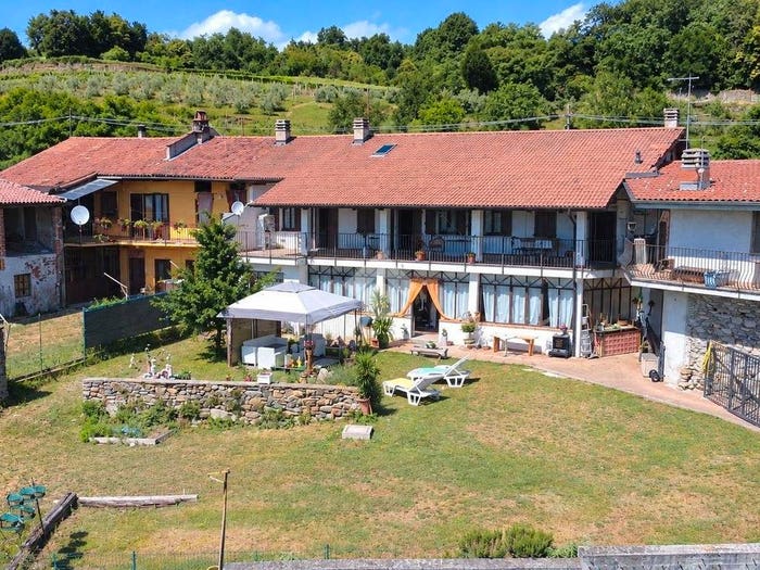 Casa con 6 locali in vendita in Via Zimone, Centro, Viverone