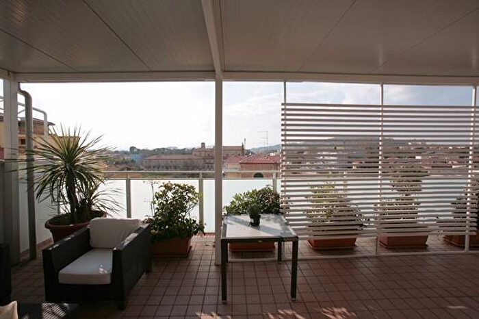 Casa con 5 locali in vendita in Via Ettore Mancini, Pantano, Pesaro