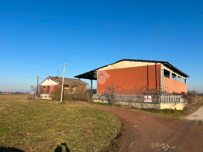 Casa con 5 locali in vendita in Via Cuneo, Barge
