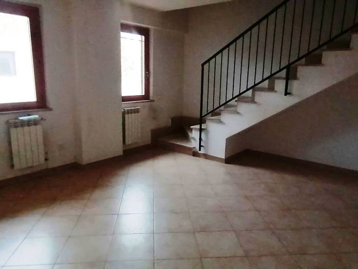 Appartamento trilocale in vendita in Via Giuliano Montelucci, Centro, Guidonia Montecelio