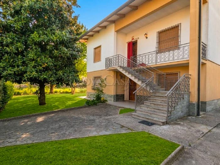 Casa con 6 locali in vendita in Viale Aprile, Polesine Parmense, Polesine Zibello