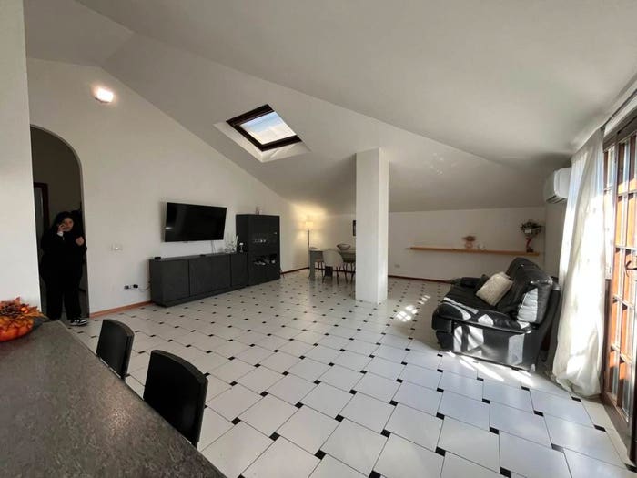 Appartamento bilocale in vendita in Via Carlo Quinto, Centro, Correggio