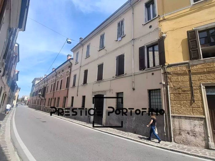 Appartamento in vendita in Via Giulio Romano, Centro, Mantova