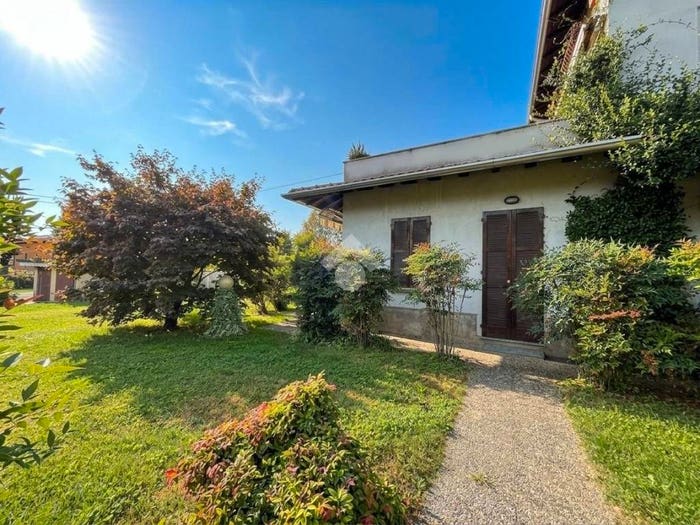Casa quadrilocale in vendita in Via Delle Rimembranze, Centro, Calco