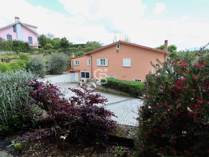 Casa con 6 locali in vendita in Via Caprarola, Ronciglione