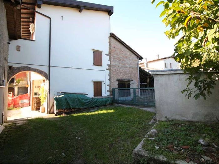 Casa bilocale in vendita in Via San Francesco D'assisi, Centro, Bonate Sopra