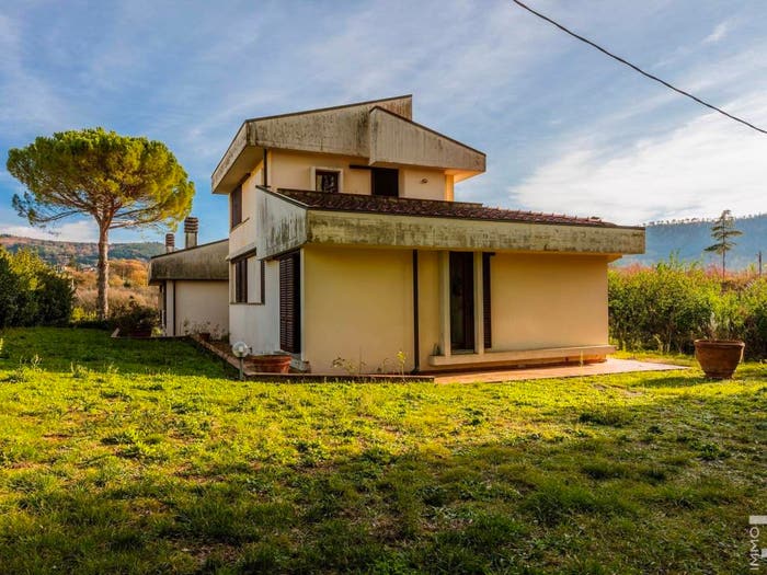 Casa con 6 locali in vendita in Strada Provinciale di Molin del Piano, Pontassieve